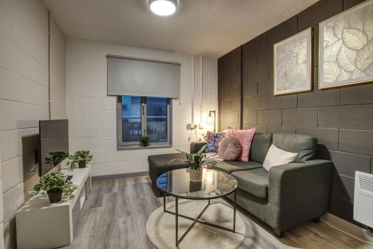 1Br City Centre Apt, Self Check In, Wifi, By Derbnb Шефилд Экстерьер фото